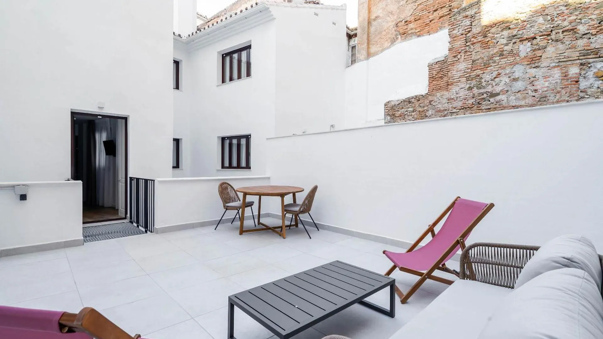 Limehome Malaga Calle Victoria 0*,