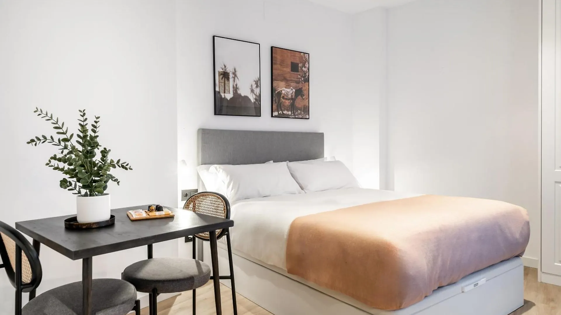 Limehome Malaga Calle Victoria 0*,  Španělsko