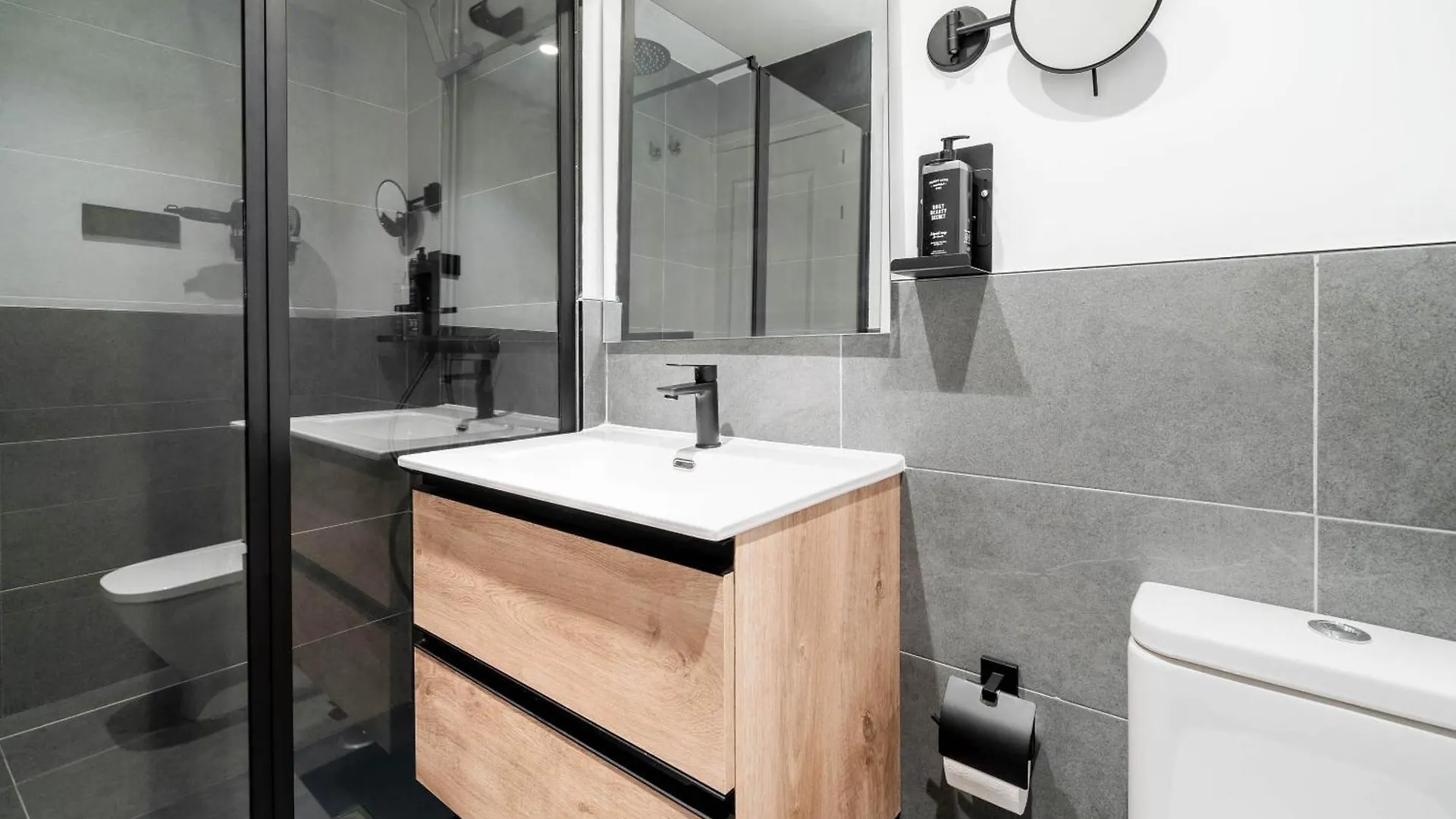 Limehome Malaga Calle Victoria