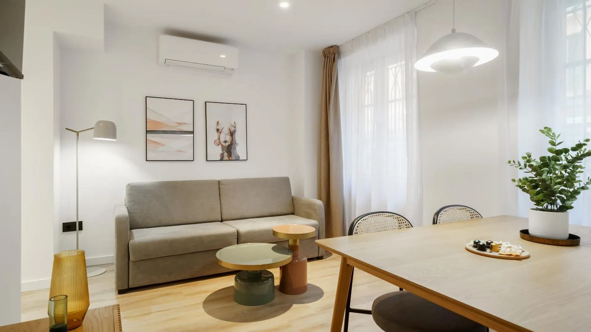 Limehome Malaga Calle Victoria Apartmán