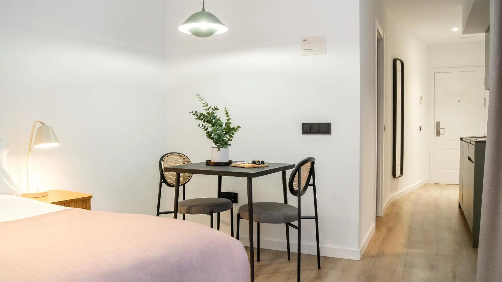 Limehome Malaga Calle Victoria 0*,