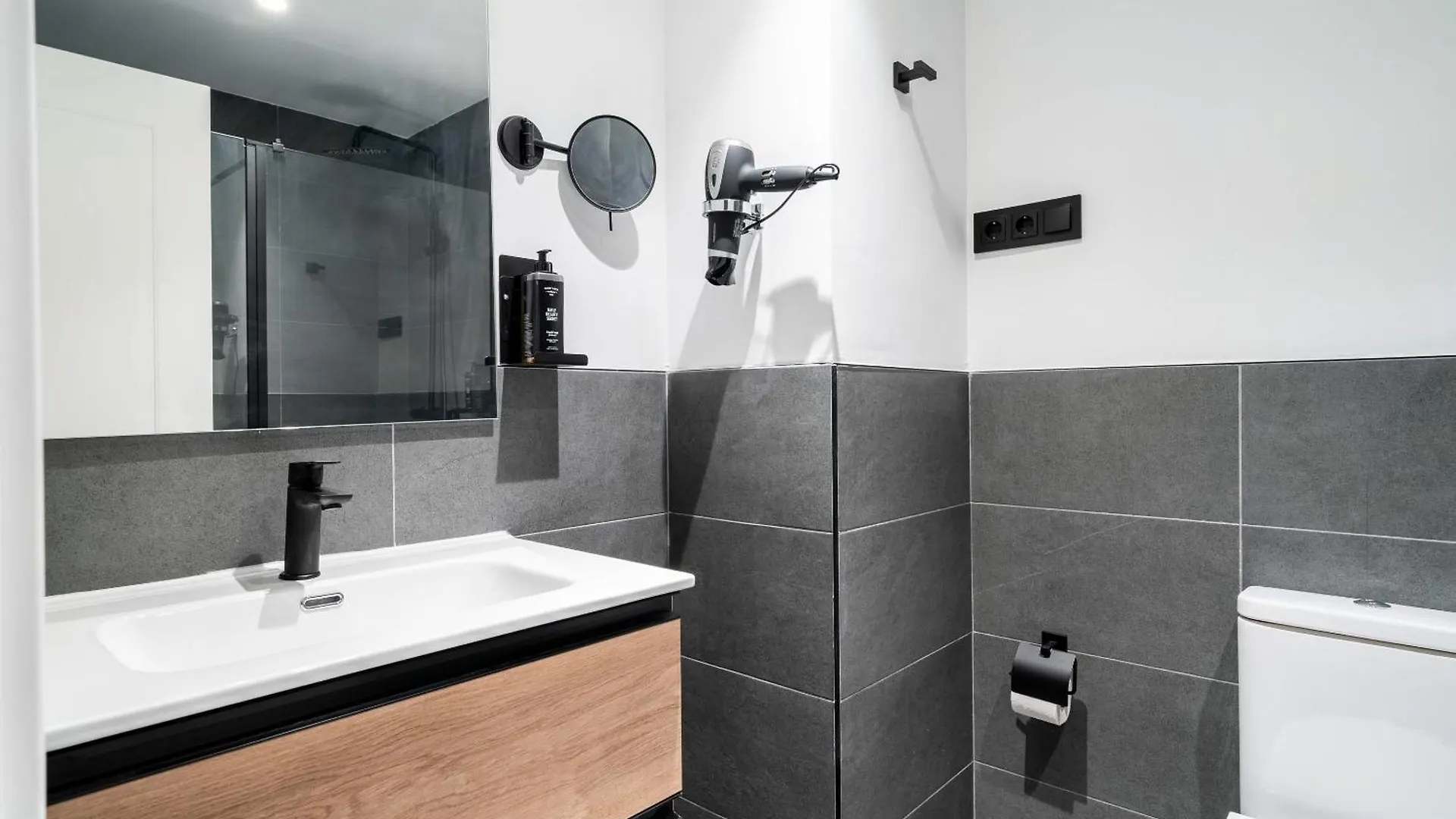Limehome Malaga Calle Victoria 0*,  Španělsko