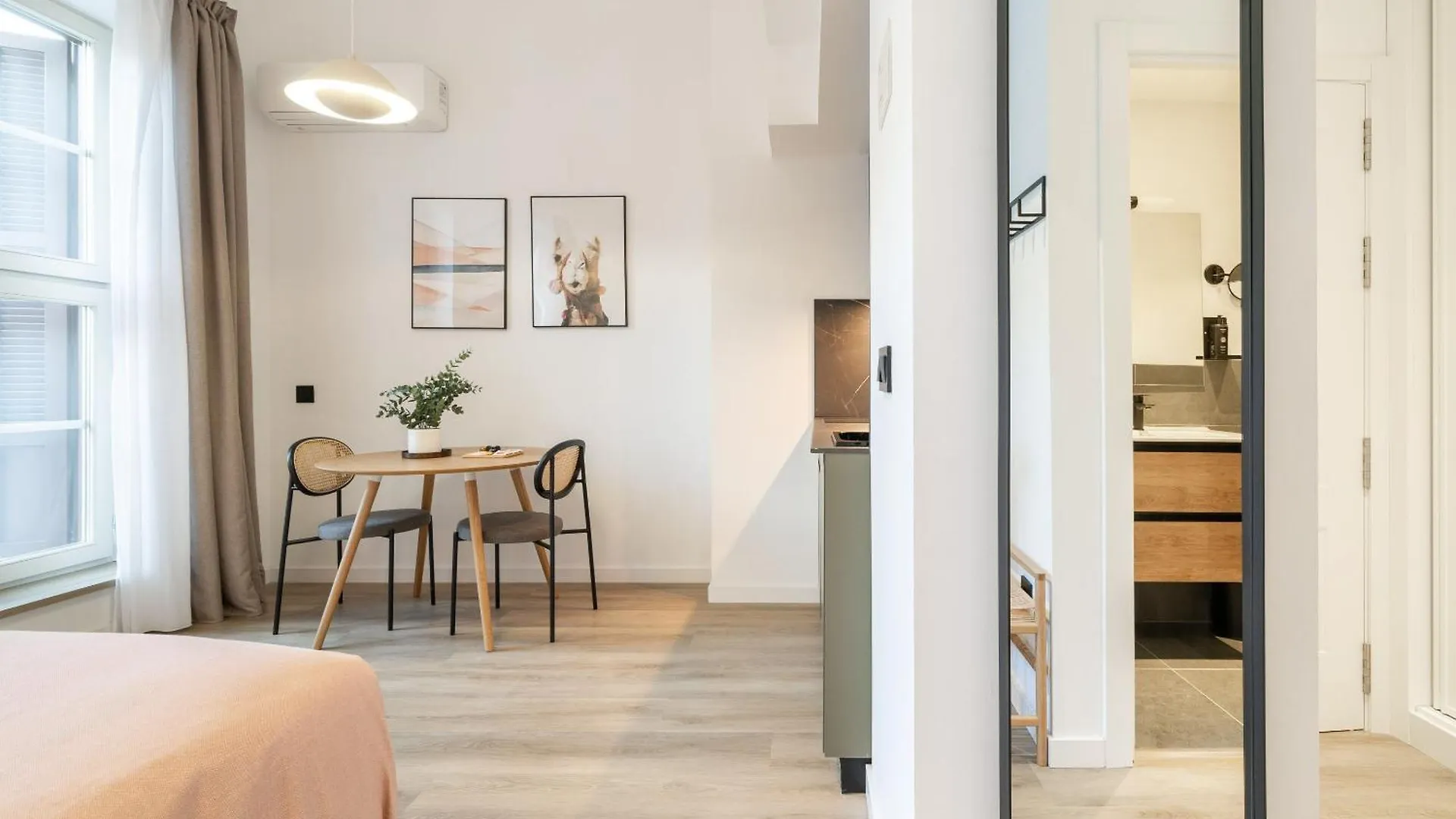 Limehome Malaga Calle Victoria スペイン