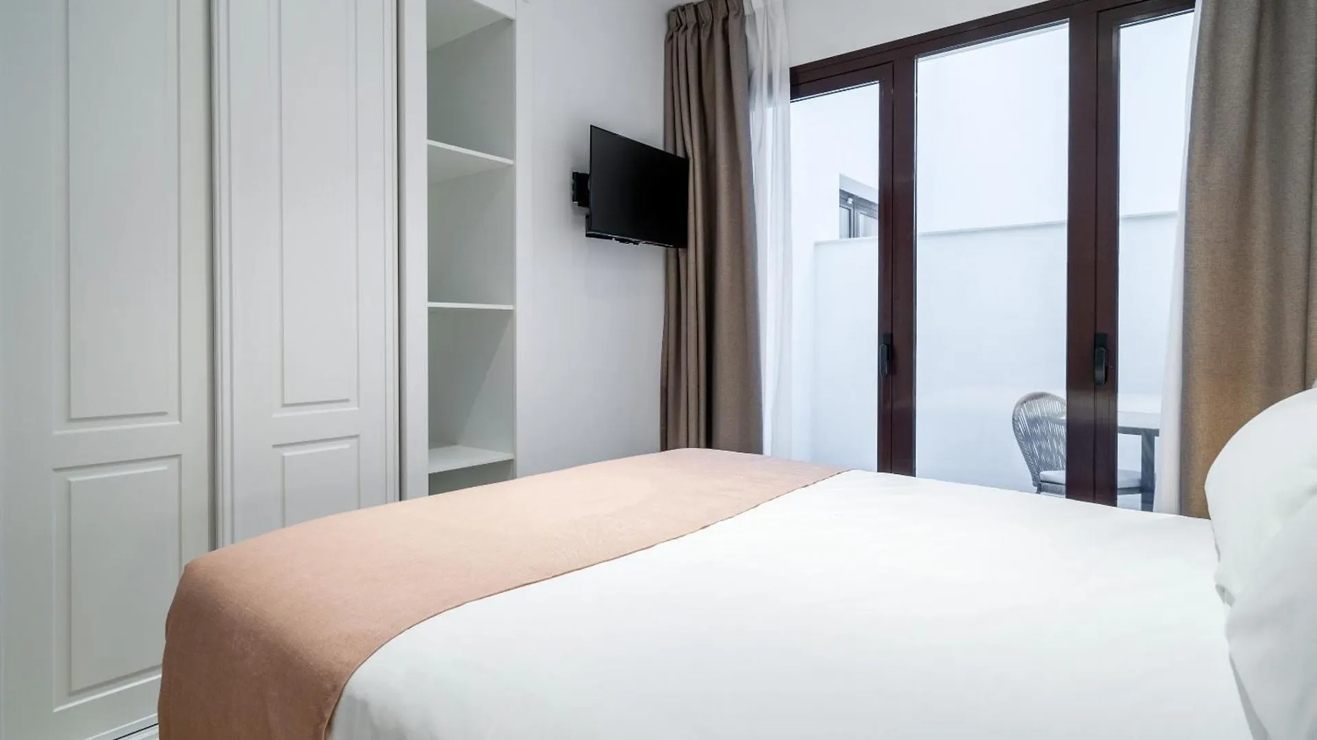 Limehome Malaga Calle Victoria