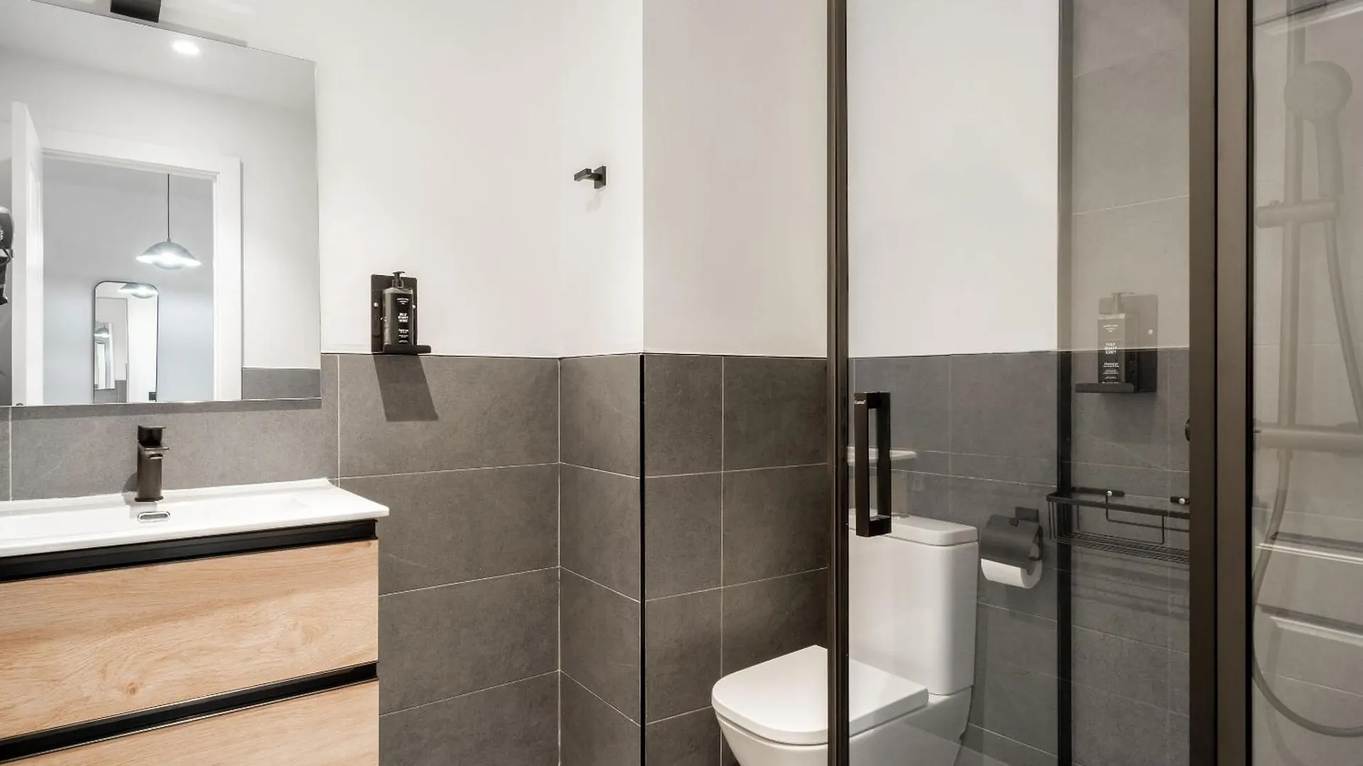 Limehome Malaga Calle Victoria Apartmán